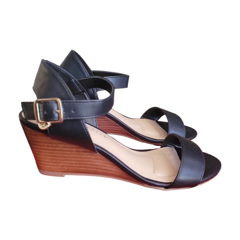 Kelly & Katie Women's Elendra wedge Sandal